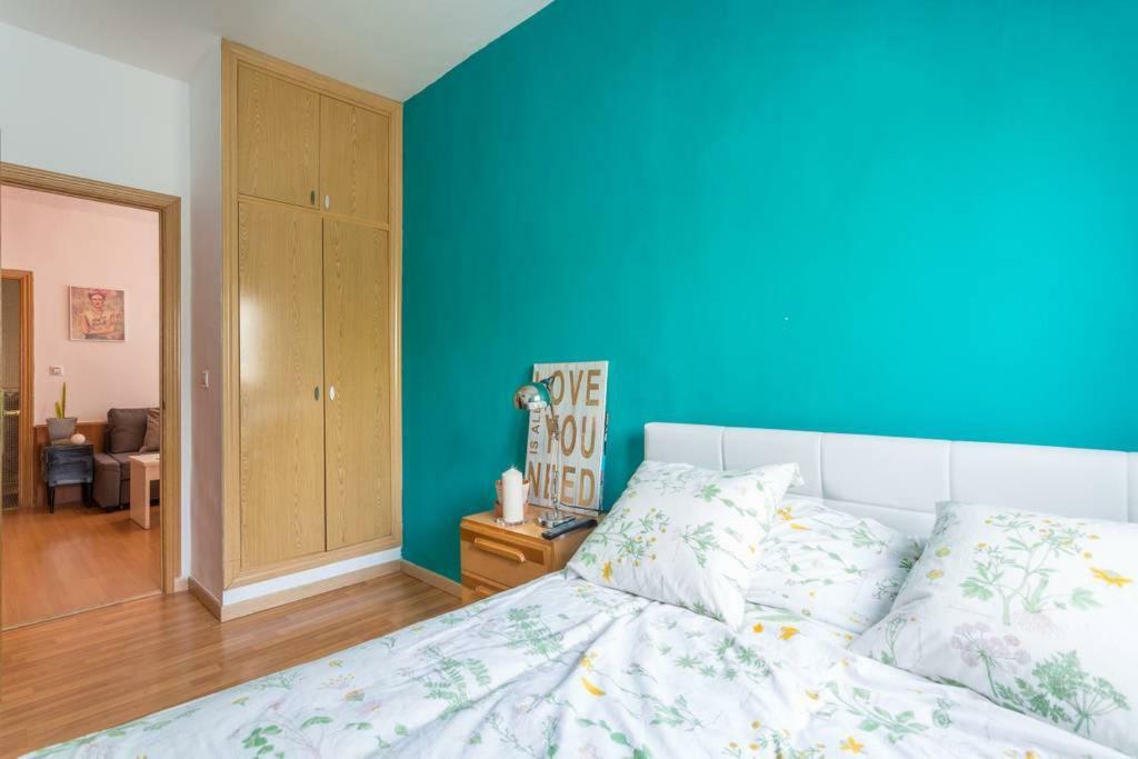 Apartamento Urgel Madrid Exteriör bild