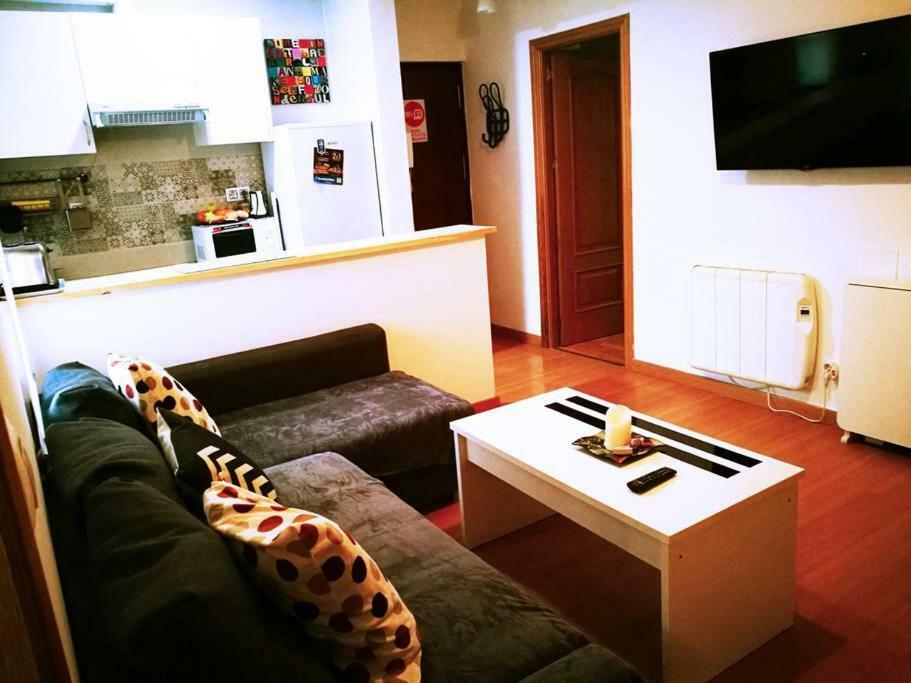 Apartamento Urgel Madrid Exteriör bild