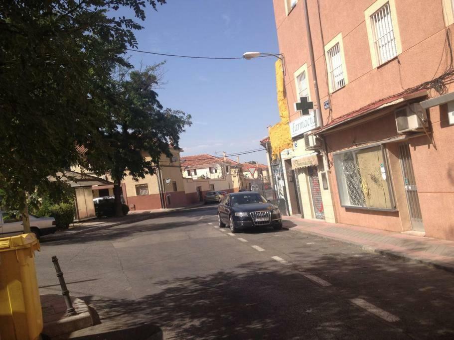 Apartamento Urgel Madrid Exteriör bild